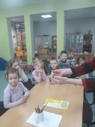 Biedronki w bibliotece_8