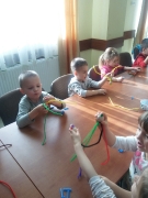 Krasnoludki na warsztatach pieczenia chleba w Nowej Wsi Lubińskiej_8