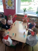 Motylki wykonały zadanie z projektu #Magiczna Moc Bajek - Serduszko dla przyjaciela_2