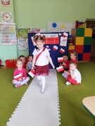 Pokaz mody patriotycznej u Biedronek_4
