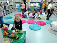 Poznajemy nasze miasto - biblioteka (Smerfy)_1