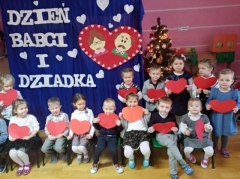 Przedstawienie Motylków na Dzień Babci i Dziadka_4