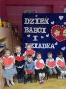 Przedstawienie Motylków na Dzień Babci i Dziadka