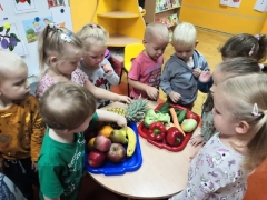 Pszczółki poznają owoce i warzywa_3