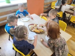 Pszczółki poznają owoce i warzywa