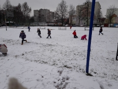 ZABAWY SMERFÓW NA ŚNIEGU