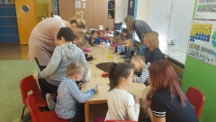 ZAJĘCIA POKAZOWE DLA RODZICÓW W GRUPIE SMERFY _1