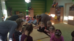 ZAJĘCIA POKAZOWE DLA RODZICÓW W GRUPIE SMERFY _2