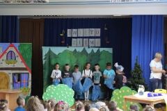 TEATRZYK CZERWONY KAPTUREK I LAS