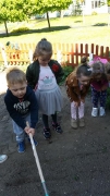 W przedszkolnym ogródku._9