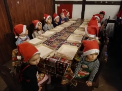 WARSZTATY BOŻONARODZENIOWE W OSTASZOWIE SMERFY I KRASNALE_2