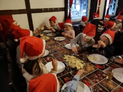WARSZTATY BOŻONARODZENIOWE W OSTASZOWIE SMERFY I KRASNALE_6