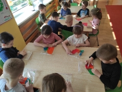 Zabawa sensoryczna ,,Kolory wiosny