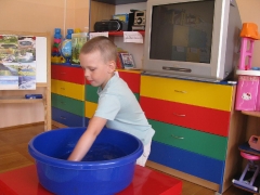 ZABAWY BADAWCZE Z WODĄ_1