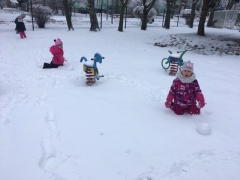 ZABAWY NA ŚNIEGU FERIE 2019_2
