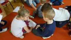 ZABAWY TROPIĄCE U  KRASNOLUDKÓW