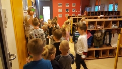 ZABAWY TROPIĄCE U  KRASNOLUDKÓW_9