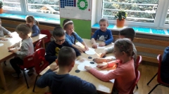 ZAJĘCIA PLASTYCZNE U SMERFÓW WG. D. DZIAMSKIEJ _1