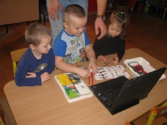 Zajęcia z robotyki u Biedronek_10