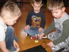 Zajęcia z robotyki u Biedronek_1