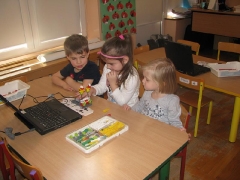 Zajęcia z robotyki u Biedronek_4
