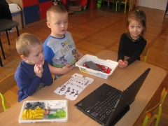 Zajęcia z robotyki u Biedronek_5