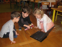 Zajęcia z robotyki u Biedronek_7