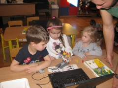 Zajęcia z robotyki u Biedronek_9